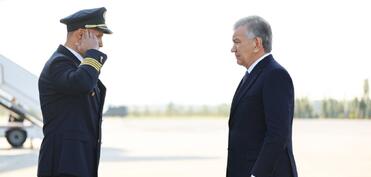 Şavkat Mirziyoyev Bakıya yola düşüb