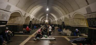 Kiyev metrosunda qatarların hərəkəti yenidən dayandırılıb