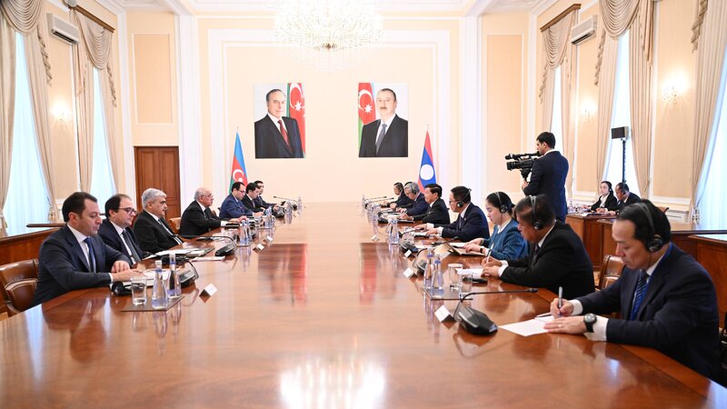 Əli Əsədov Laosun Prezidenti Thonqlun Sisulit ilə görüşüb
