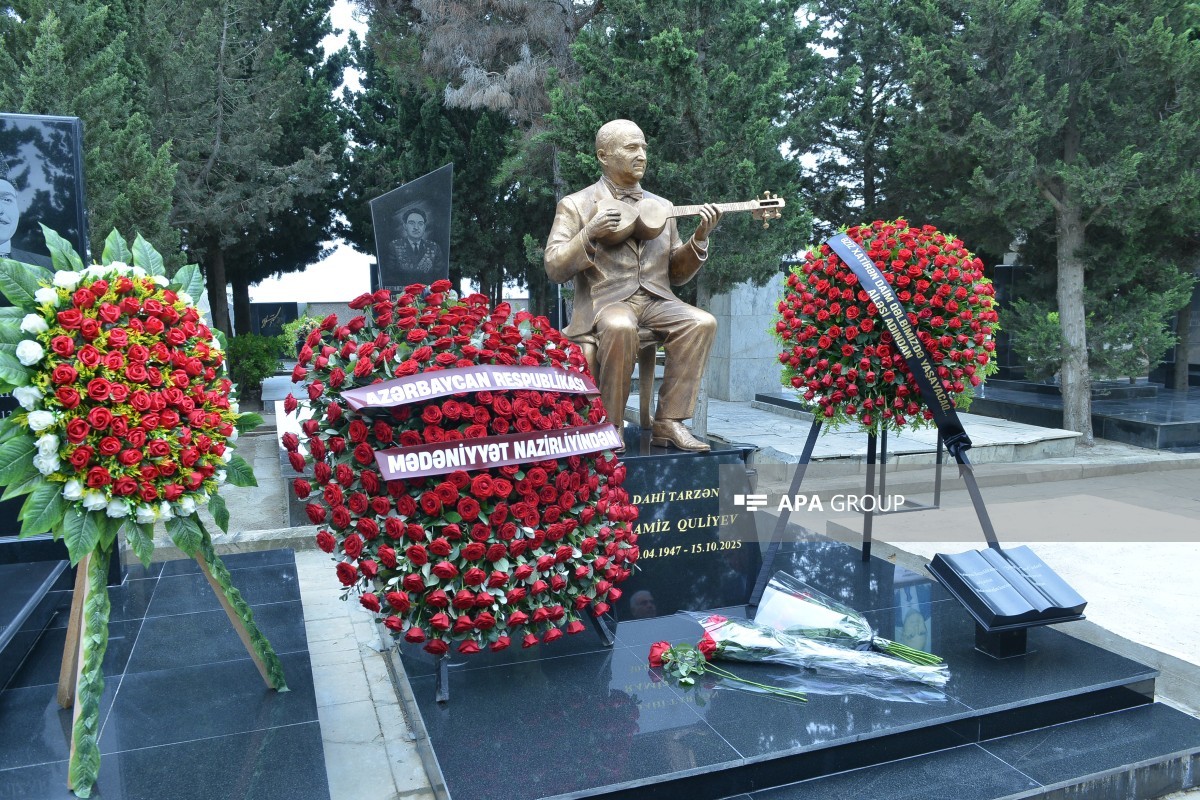 Xalq artisti Ramiz Quliyevin qəbirüstü abidəsinin açılışı olub - FOTO