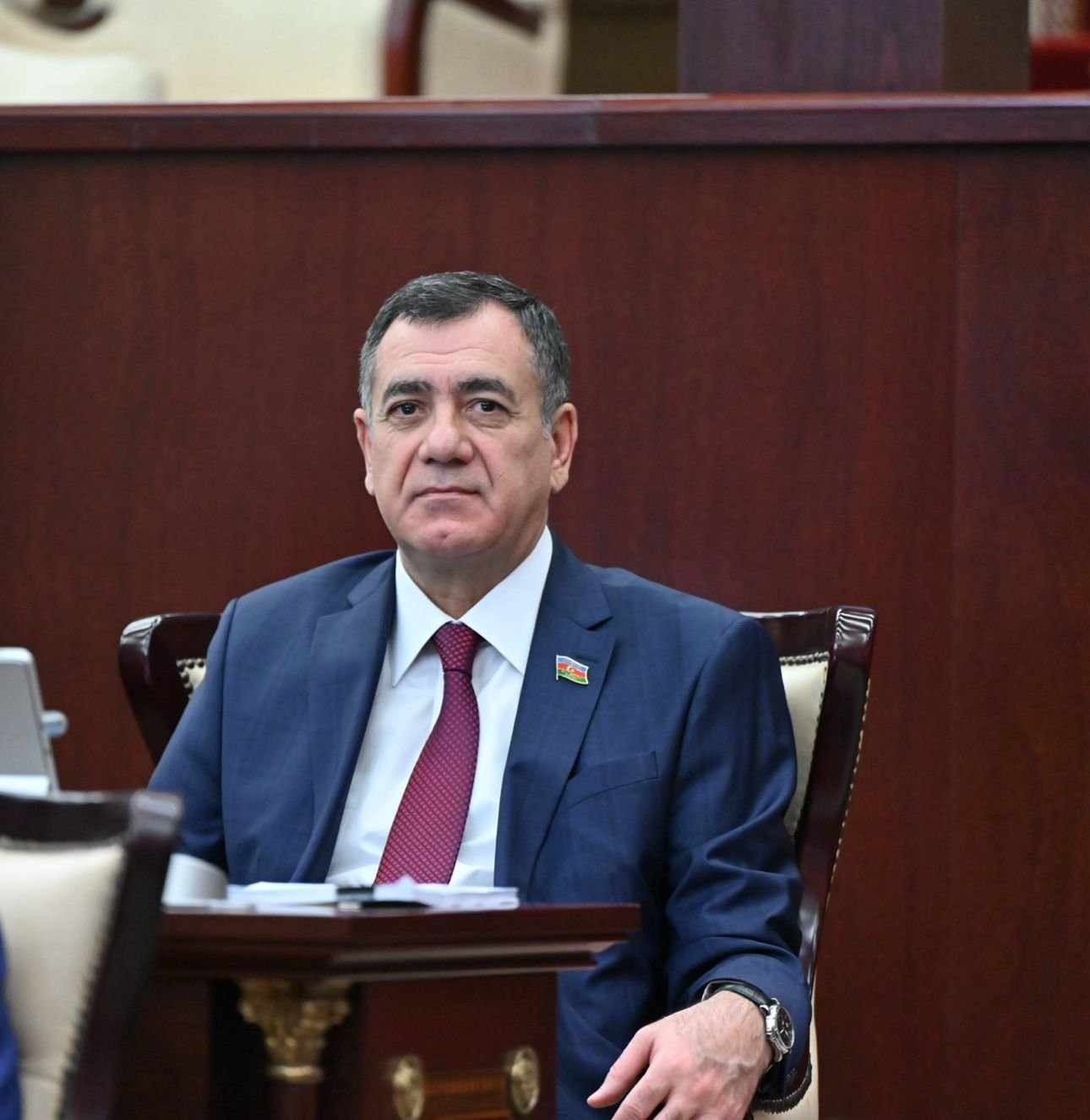 Qüdrət Həsənquliyev mətbuat nümayəndələrini təbrik edib