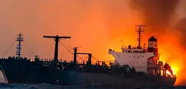 Fars körfəzində daha bir süpertanker minaya düşərək partlayıb