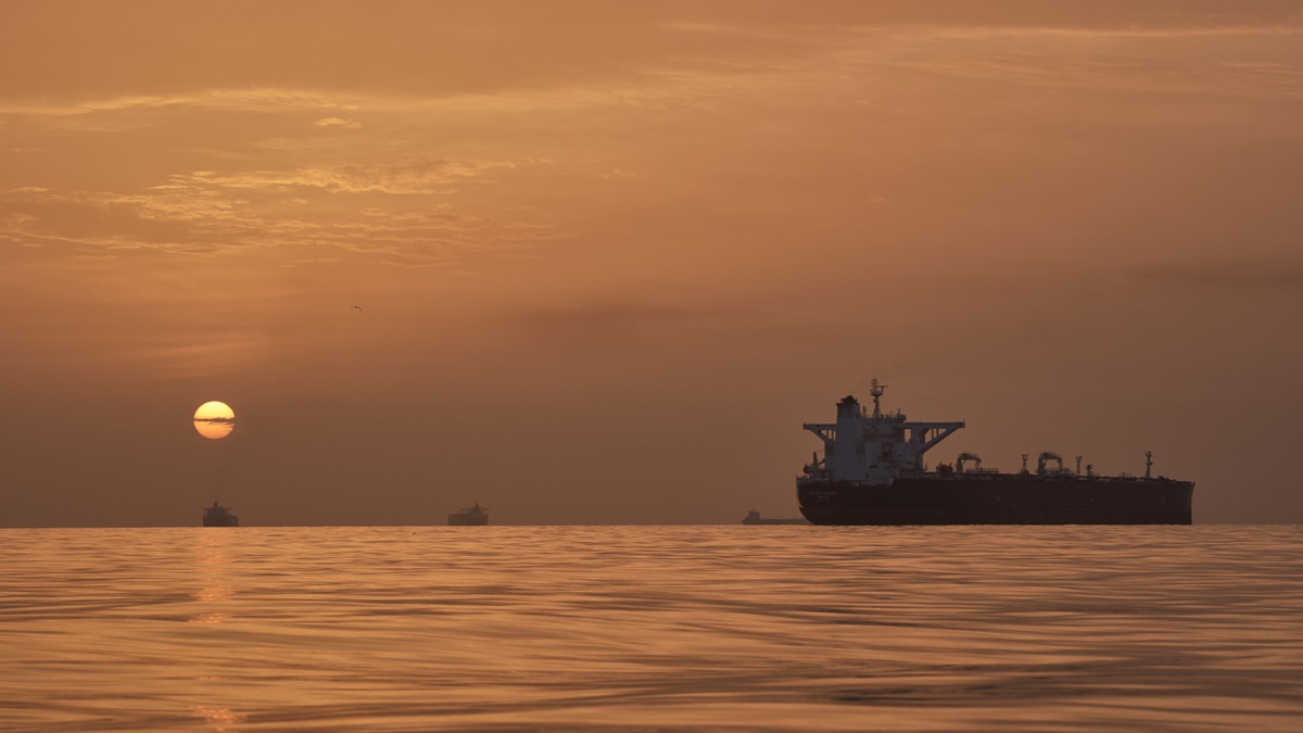 SEPAH Hörmüz boğazının cənubunda tankerin minaya düşdüyünü açıqlayıb