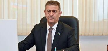 “Bu, Makron hakimiyyətinə sərf etmir”