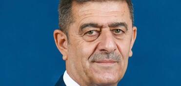“Bu, Makron hakimiyyətinə sərf etmir”