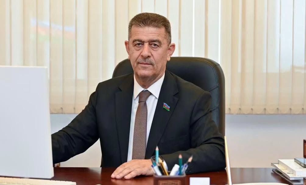 “Bu, Makron hakimiyyətinə sərf etmir”