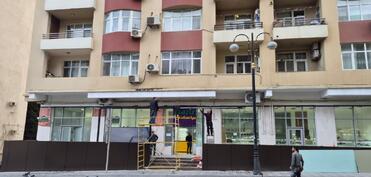 Yasamalda piyada səkisinin zəbt edilməsinin qarşısı alınıb - FOTO
