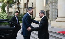 Ceyhun Bayramovun Niderland xarici işlər naziri ilə təkbətək görüşü başlayıb